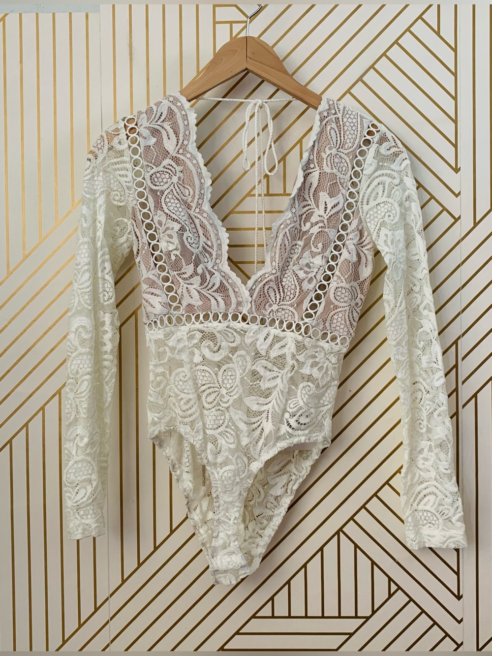 Hello Molly NWT Sexy White Lace Scalloped Bodysuit eyelet v neck plunge tie back